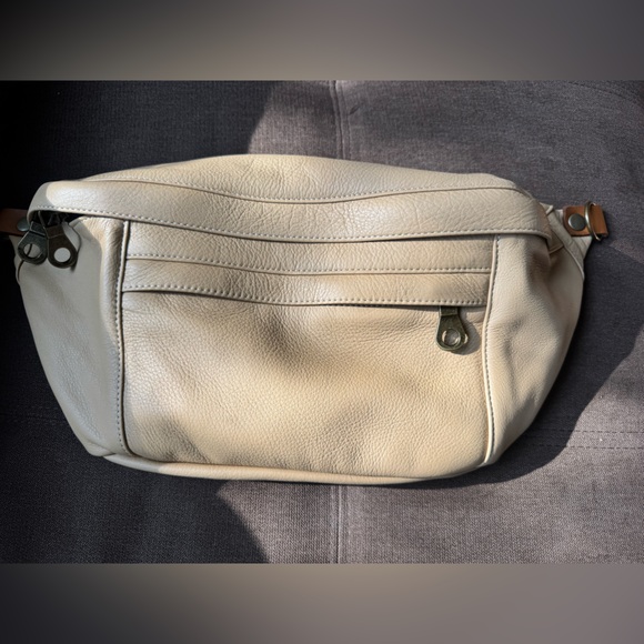 Parker Thatch Cross Your Heart Sling - Butterscotch New without tags. - Picture 2 of 7